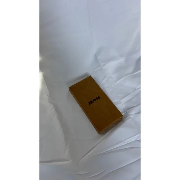 NWT SKIMS Everyday Mid Calf Sock MICA Cozy Soft Comfort Size Medium - Picture 2 of 3